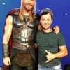 Thor Ragnarok: Thor, Loki a Odin v asgardských kostýmech | Fandíme filmu