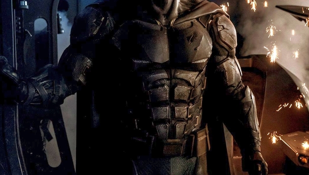 Justice League: Fotka Batmanova nového taktického kostýmu | Fandíme filmu