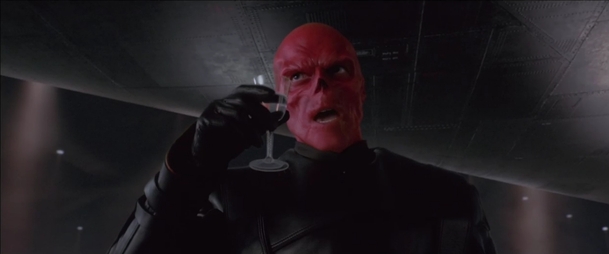 Hugo Weaving: Hrát Red Skulla byla pořádná jízda | Fandíme filmu