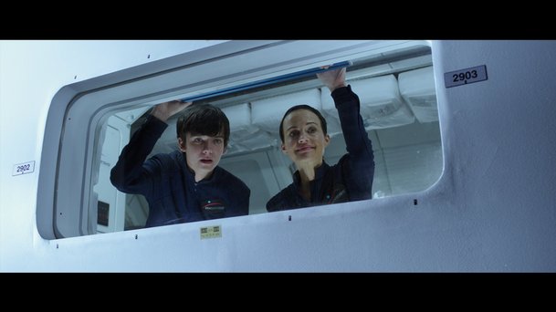 The Space Between Us: Trailer slibuje správně feel good sci-fi | Fandíme filmu