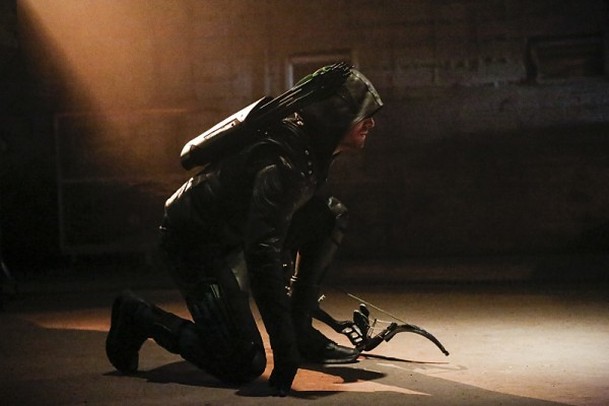 Arrow: Mrtvá postava se vrací v upoutávce na návrat 5. řady | Fandíme serialům