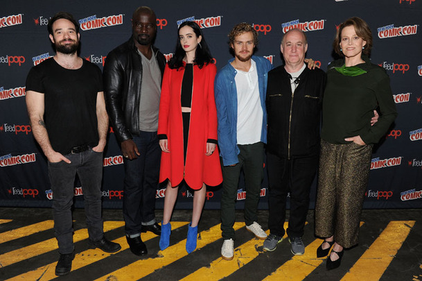 The Defenders: Záporáka si zahraje Sigourney Weaver | Fandíme serialům