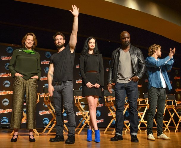 The Defenders: Záporáka si zahraje Sigourney Weaver | Fandíme serialům