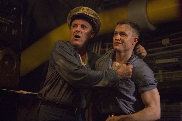 USS Indianapolis: Men of Courage – Nicolas Cage proti žralokům | Fandíme filmu