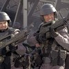 Hvězdná pěchota: Nové zpracování boje s mimozemšťany natočí režisér Districtu 9 | Fandíme filmu