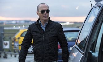 American Assassin: Michael Keaton na prvních fotkách | Fandíme filmu