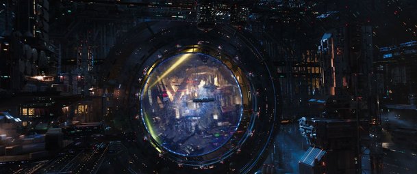 Valerian a město tisíce planet: Trailer na sci-fi jízdu je tu | Fandíme filmu