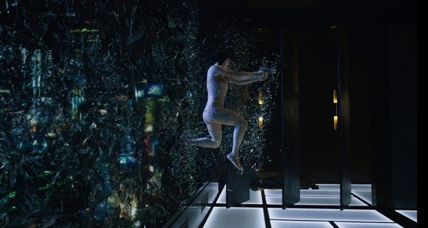 Ghost in the Shell: Rozebraná Scarlett v Super Bowl Spotu | Fandíme filmu