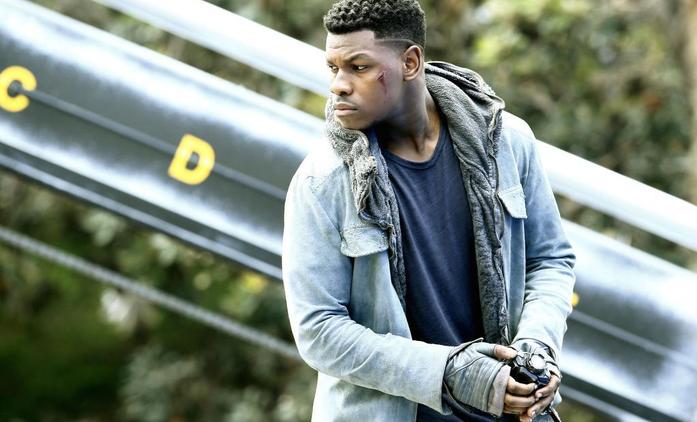 Pacific Rim 2: John Boyega na prvních fotkách z natáčení | Fandíme filmu