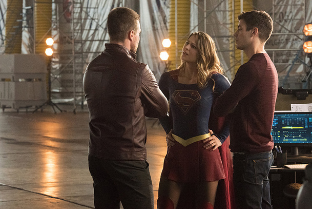 Arrowverse: Velký crossover začal. A dočkáme se Batmana? | Fandíme serialům