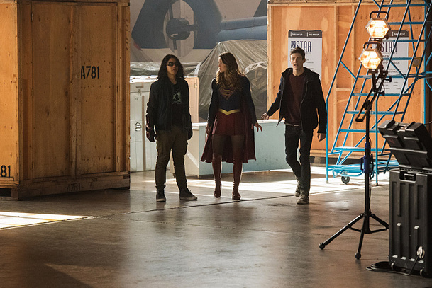 Arrowverse: Velký crossover začal. A dočkáme se Batmana? | Fandíme serialům