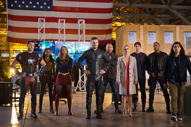 Arrowverse: Velký crossover začal. A dočkáme se Batmana? | Fandíme serialům