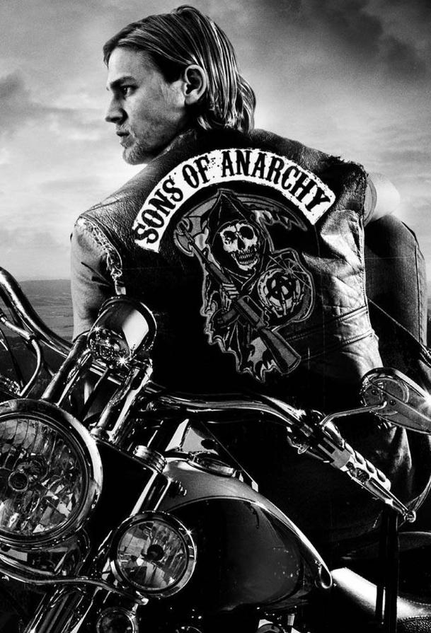 Mayans MC: Chystá se spin-off seriálu Zákon gangu | Fandíme serialům