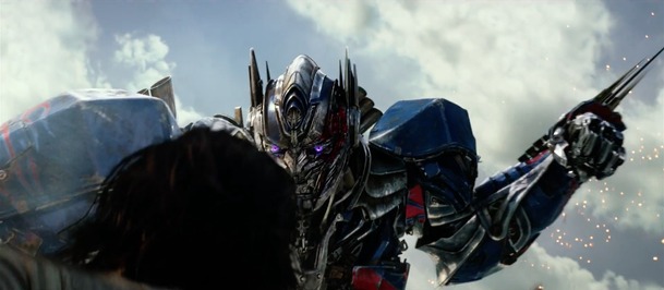 Transformers: Poslední rytíř: Nový plakát a video ze zákulisí | Fandíme filmu