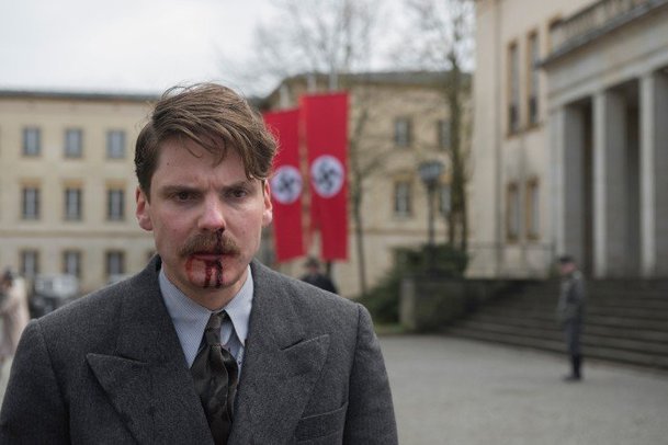 Alone in Berlin | Fandíme filmu