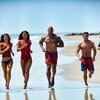 Dwayne Johnson s chutí převzal Zlatou malinu za Baywatch | Fandíme filmu