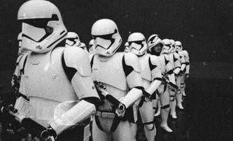 Star Wars: The Last Jedi: Rey, Finn a Poe na první promo fotce | Fandíme filmu