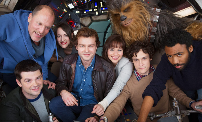 Han Solo: Vozidla, budovy i hrdina na fotkách z natáčení | Fandíme filmu