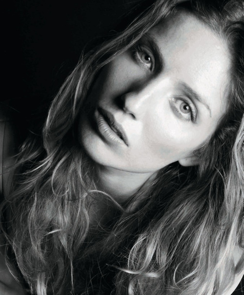 Annabelle Wallis | Fandíme filmu