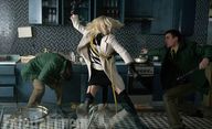 Atomic Blonde: Charlize Theron nikomu nevěří v nových ukázkách | Fandíme filmu