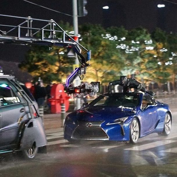 Black Panther: Fotky z natáčení automobilové honičky | Fandíme filmu