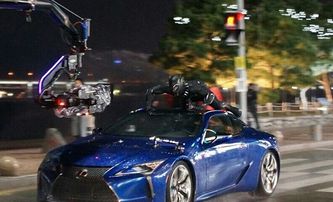 Black Panther: Fotky z natáčení automobilové honičky | Fandíme filmu