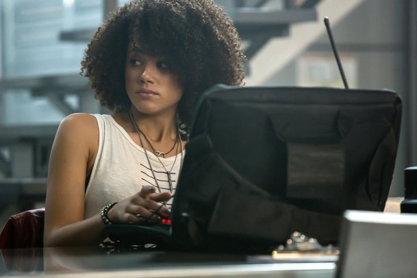 Killer: V předělávce kultovního akčňáku si zahraje Nathalie Emmanuel | Fandíme filmu