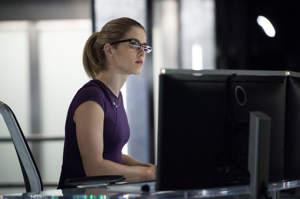 Arrowverse: Také Felicity Smoke bude superhrdinkou | Fandíme serialům