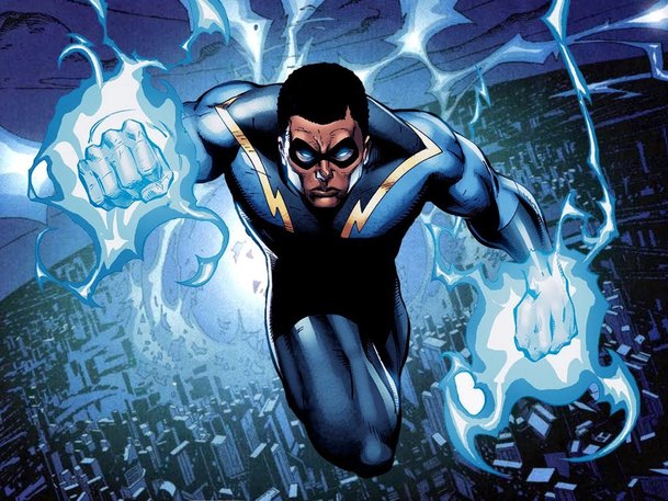 Black Lightning: První pohled na nový kostým dalšího CW hrdiny | Fandíme serialům