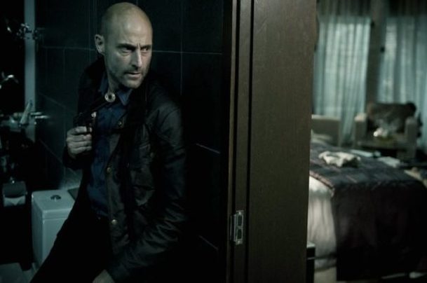 Deep State: Mark Strong bude tajný agent | Fandíme serialům