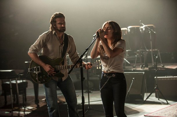 A Star Is Born: Bradley Cooper ve svém režijním debutu po boku Lady Gaga | Fandíme filmu