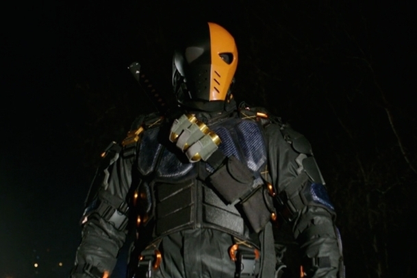 Manu Bennett by rád udělal samostatný seriál s Deathstrokem | Fandíme serialům
