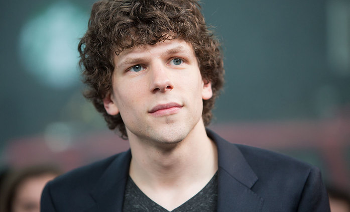 The Market: Jesse Eisenberg a J.J. Abrams mají společný projekt | Fandíme seriálům