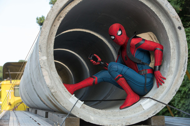 Spider-Man: Homecoming: Pavoučí muž odhaluje totožnost a další videa | Fandíme filmu