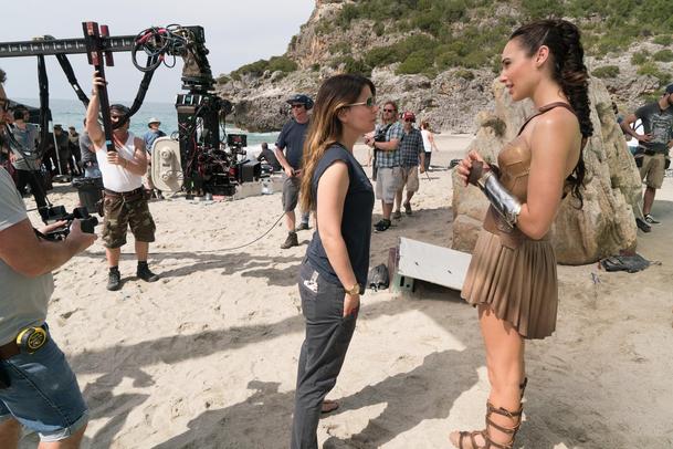 Wonder Woman: Patty Jenkins má v hlavě další dva příběhy | Fandíme filmu