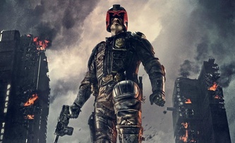 Judge Dredd: Mega City One možná přece jen s Karlem Urbanem | Fandíme filmu