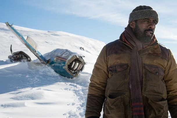 The Mountain Between Us: Drsný survival thriller v traileru | Fandíme filmu