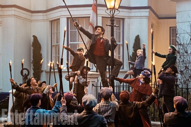 Mary Poppins se vrací na prvních fotkách | Fandíme filmu