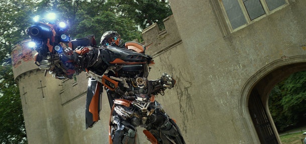 Transformers: Michael Bay už zase končí a není sám | Fandíme filmu