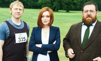 Sick Note: britský sitcom ve druhé řadě i s Lindsay Lohan | Fandíme filmu