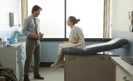 To The Bone: Keanu Reeves jako netradiční doktor anorexie | Fandíme filmu