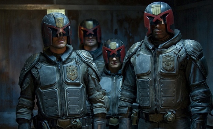 Judge Dredd: Mega City One - Na seriál si nějakou dobu počkáme | Fandíme seriálům