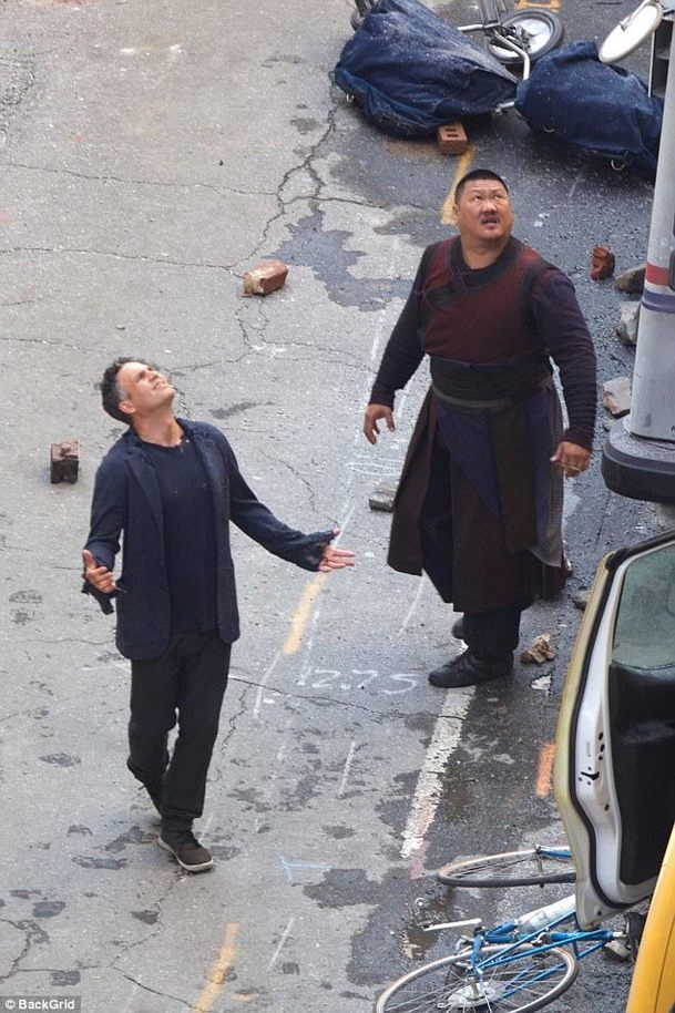 Avengers 3: Iron Man, Ant-Man, Banner, Wong a Strange na fotkách | Fandíme filmu