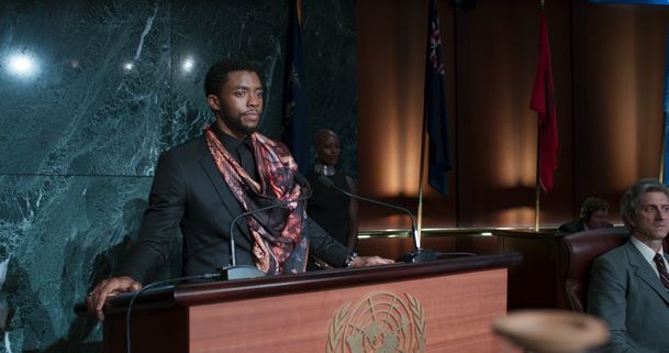 Black Panther: Klaďasové i záporáci na šedesátce nejnovějších fotek | Fandíme filmu