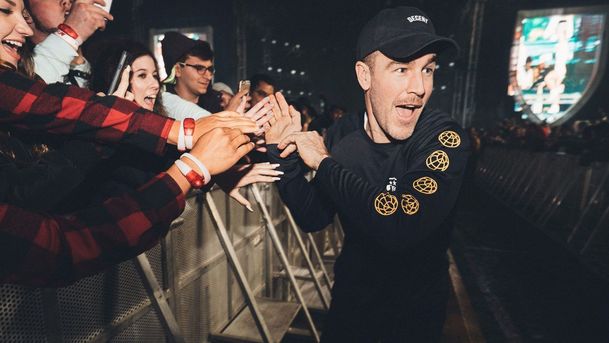 What would Diplo Do?: James Van Der Beek jako namistrovaný DJ | Fandíme serialům