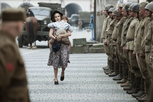 Po strništi bos: Novinka Jana a Zdeňka Svěrákových je za rohem | Fandíme filmu