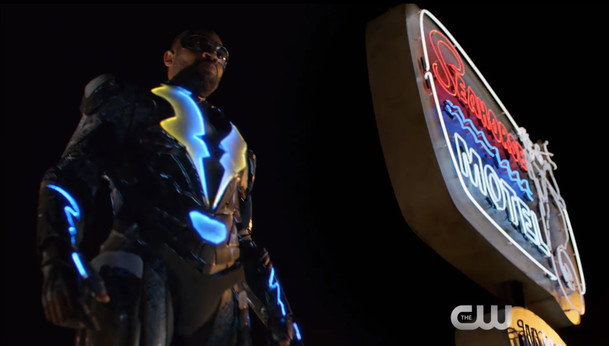 Black Lightning: Nejnovější epizody baví, příběh škobrtá | Fandíme serialům