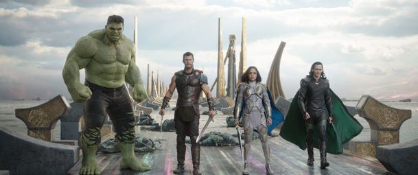 Thor Ragnarok: Nové plakáty, fotky a délka filmu | Fandíme filmu