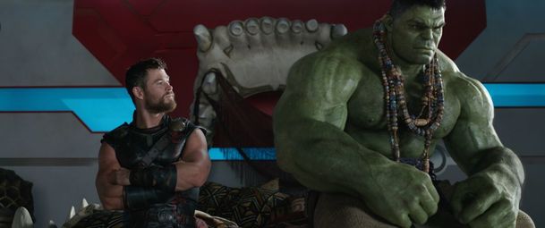 Thor Ragnarok: Nové plakáty, fotky a délka filmu | Fandíme filmu