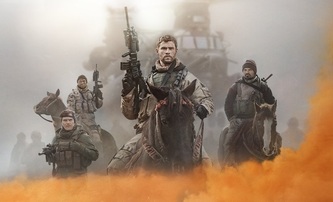 12 Strong: Chris Hemsworth jako moderní voják na koni | Fandíme filmu